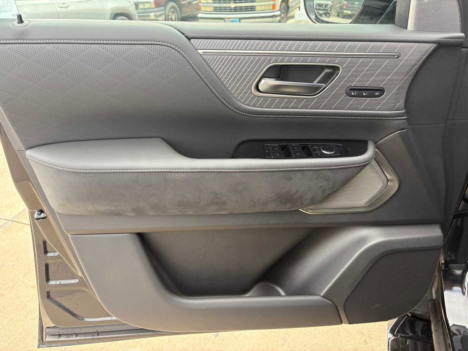 New 2026 INFINITI QX80 Autograph w/ Premium Cargo Package AWD/4WD image 13