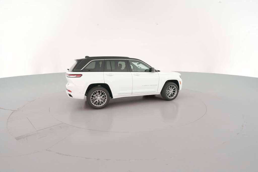 New 2025 Jeep Grand Cherokee Summit w/ Luxury Tech Group V image 13