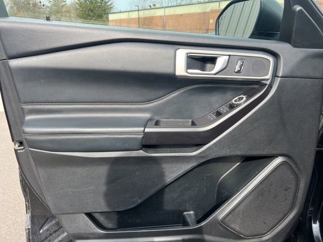 Used 2020 Ford Explorer XLT w/ Equipment Group 202A AWD/4WD image 22