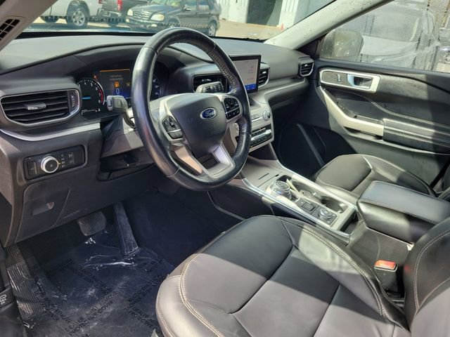 Used 2022 Ford Explorer XLT w/ Equipment Group 202A image 12