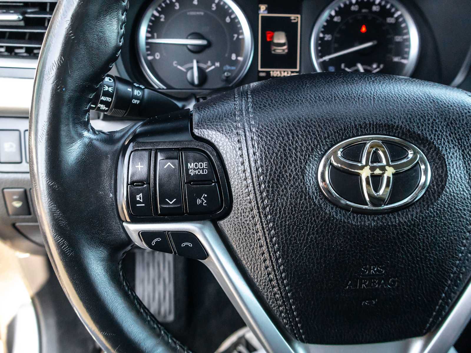 Certified 2019 Toyota Highlander XLE FWD image 44