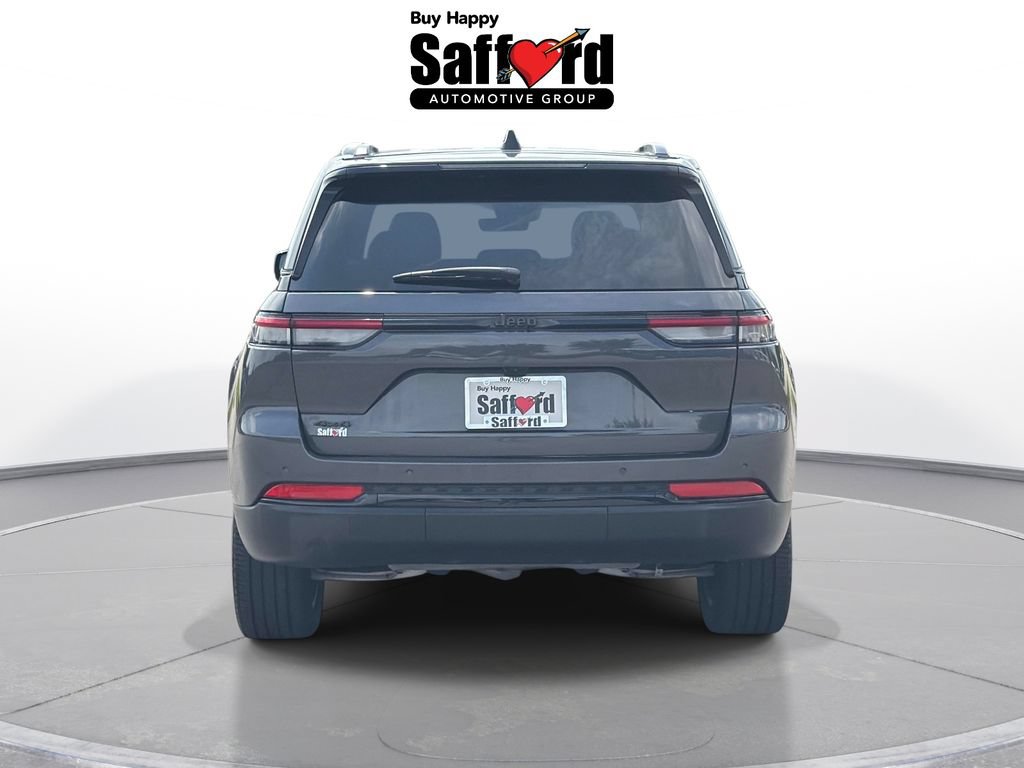 Used 2025 Jeep Grand Cherokee Altitude AWD/4WD image 21