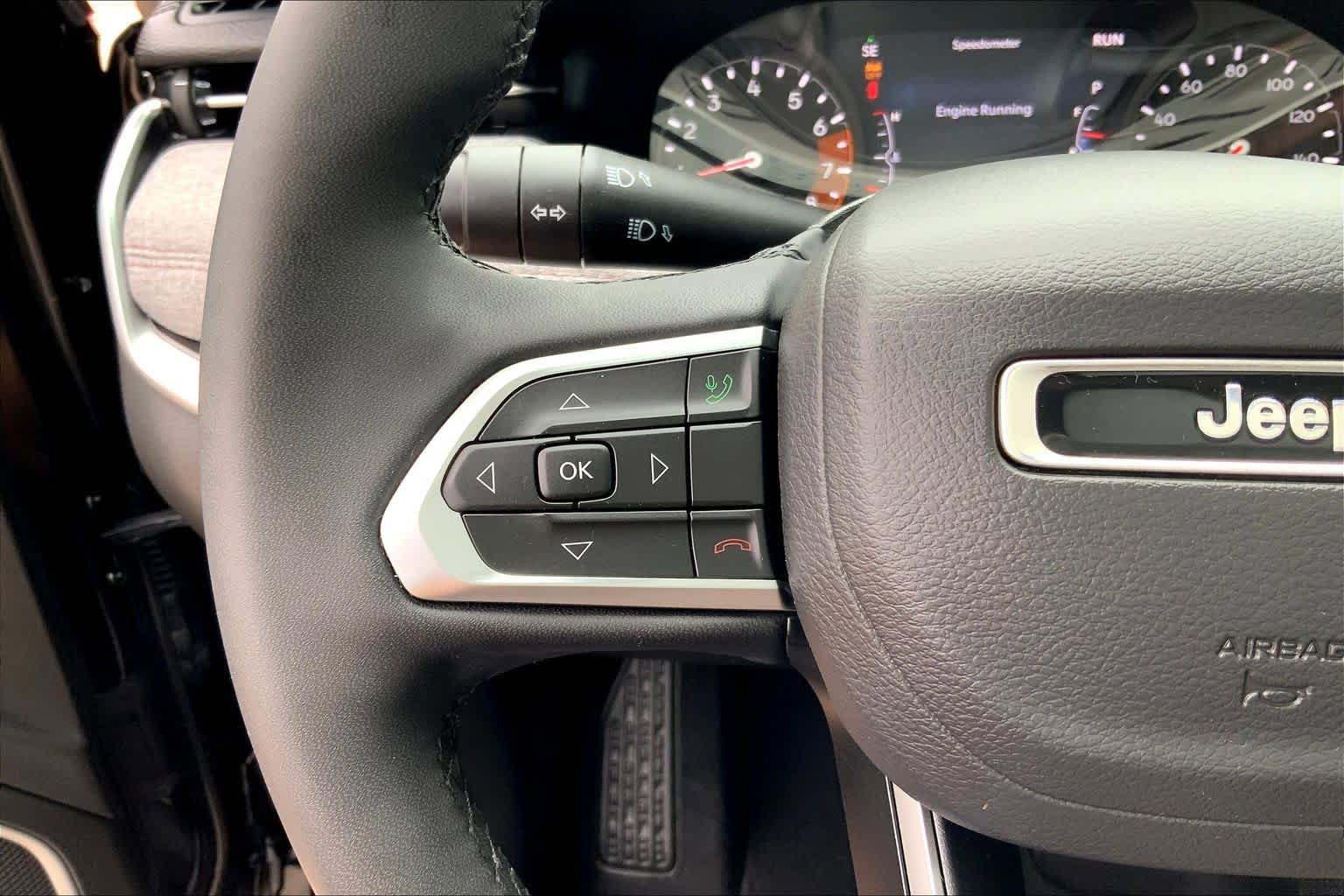 Used 2024 Jeep Compass Latitude w/ Sun and Sound Group image 21