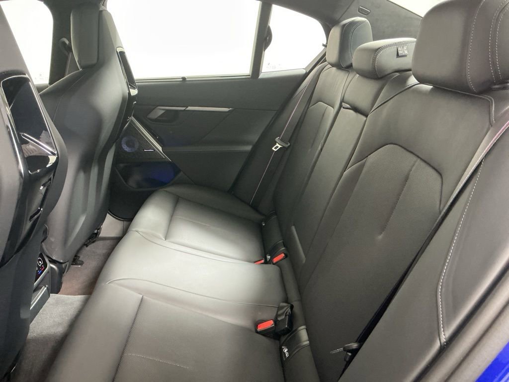 Certified 2026 BMW M5 w/ Carbon Package image 28