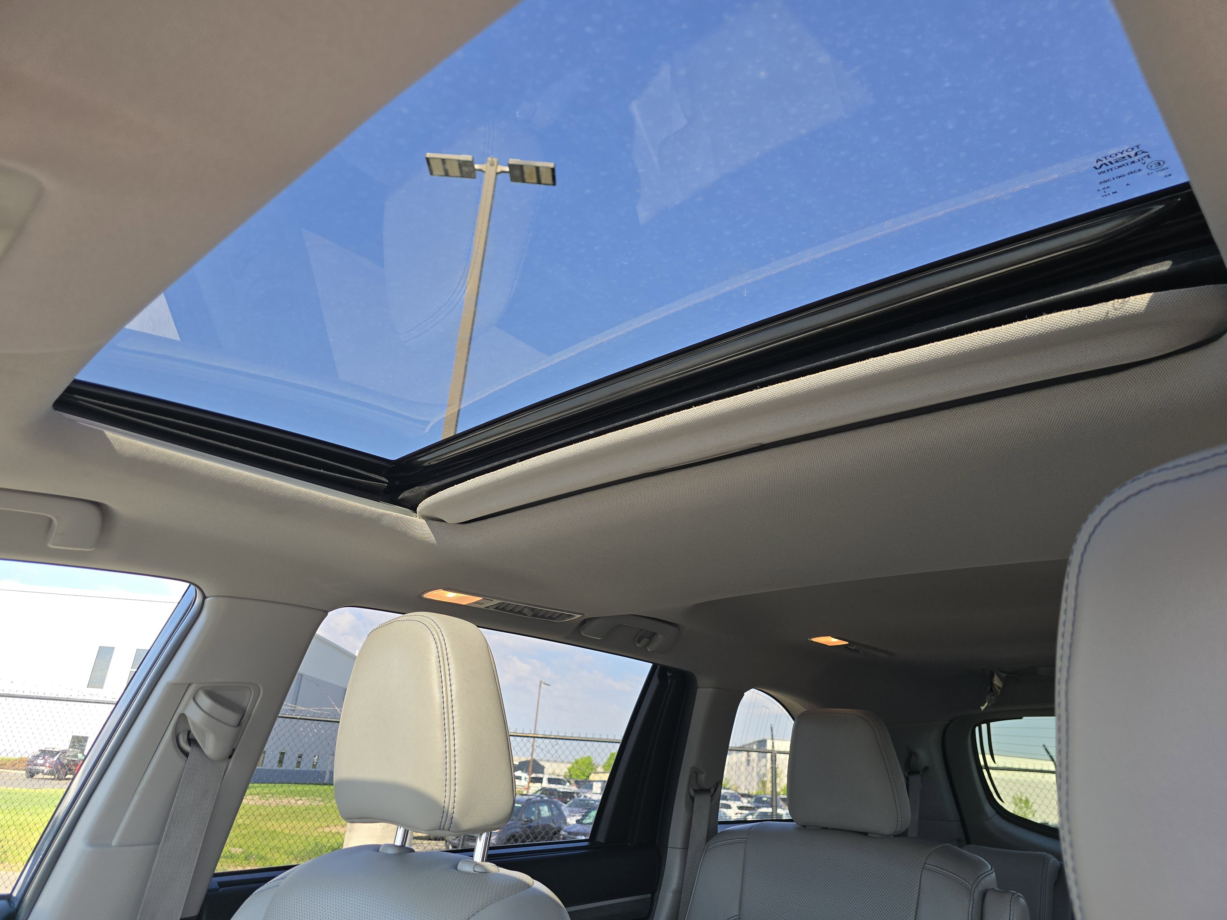 Used 2019 Toyota Highlander Limited AWD/4WD image 9