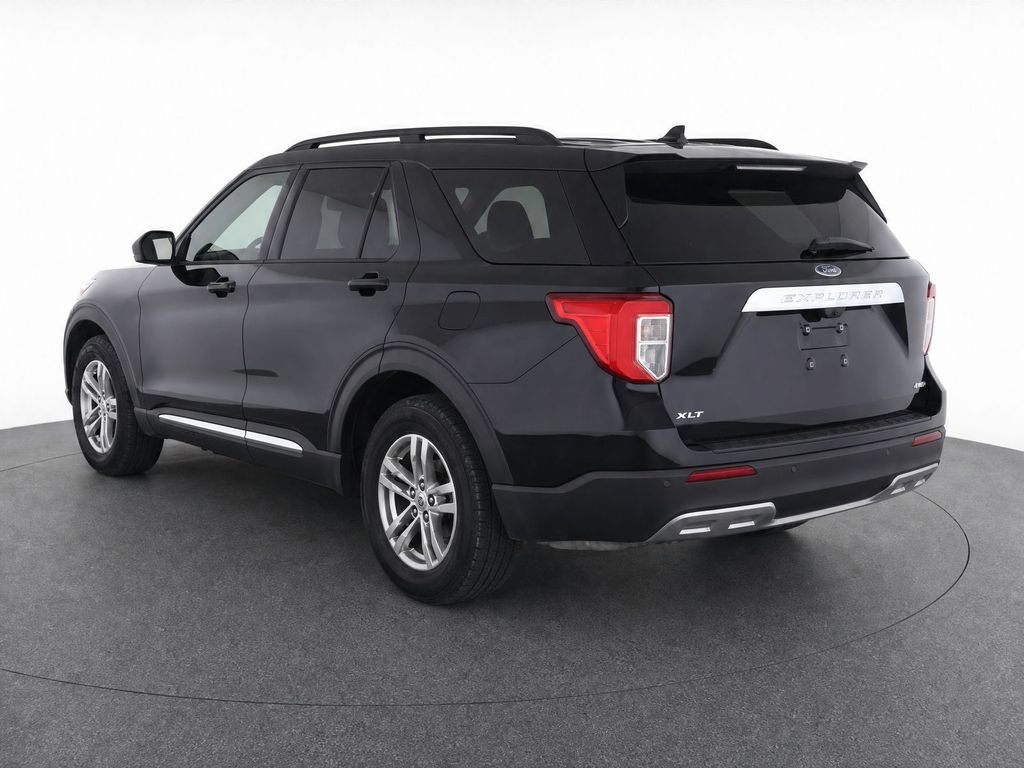 Used 2024 Ford Explorer XLT w/ Equipment Group 202A AWD/4WD image 3