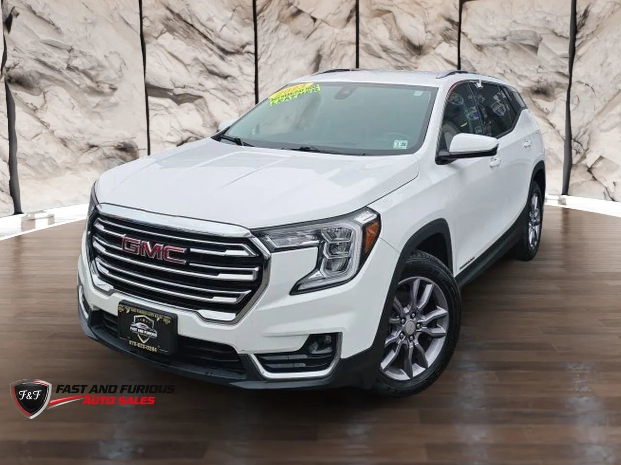 Used 2023 GMC Terrain SLT w/ Infotainment Package II image 3