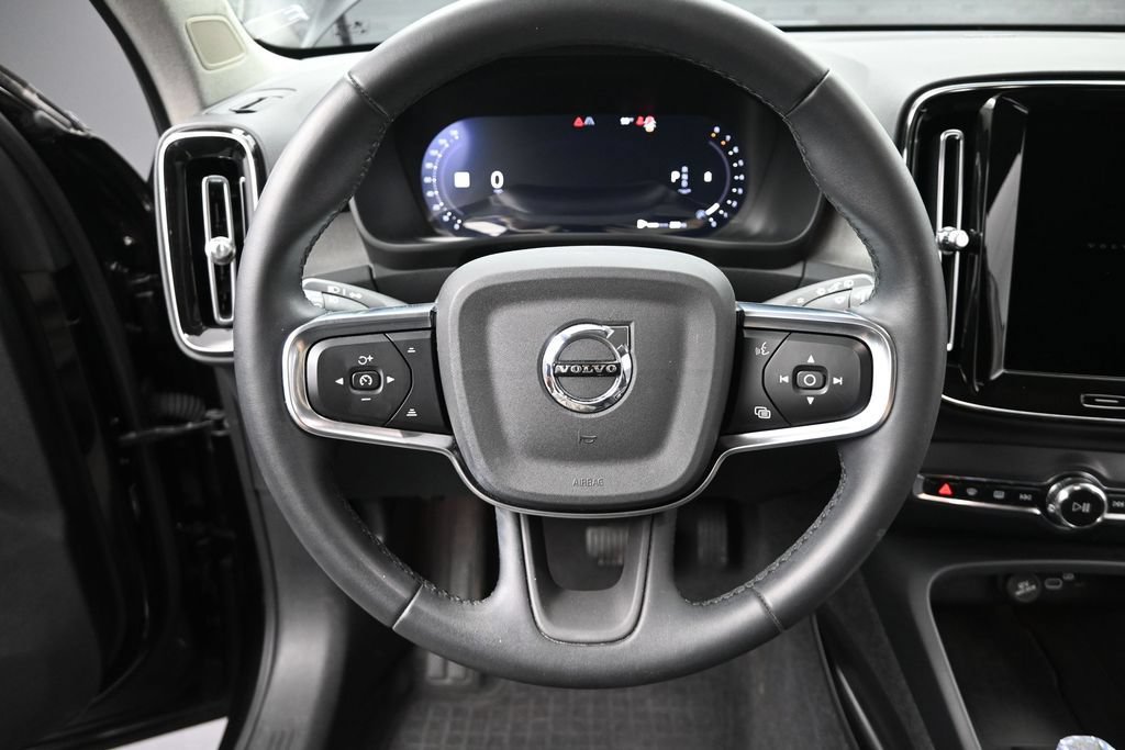 Used 2024 Volvo XC40 B5 Plus w/ Protection Package Premier AWD/4WD image 16