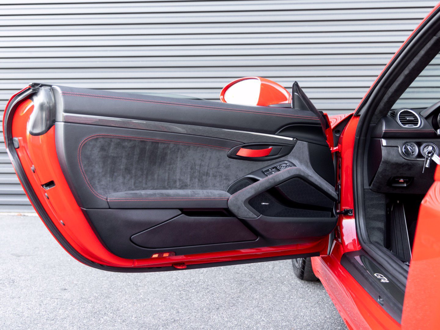 Certified 2020 Porsche 718 Cayman GT4 RWD image 22