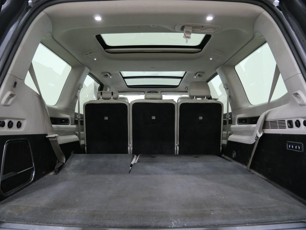 Used 2022 Jeep Wagoneer Series III w/ Premium Group I image 27