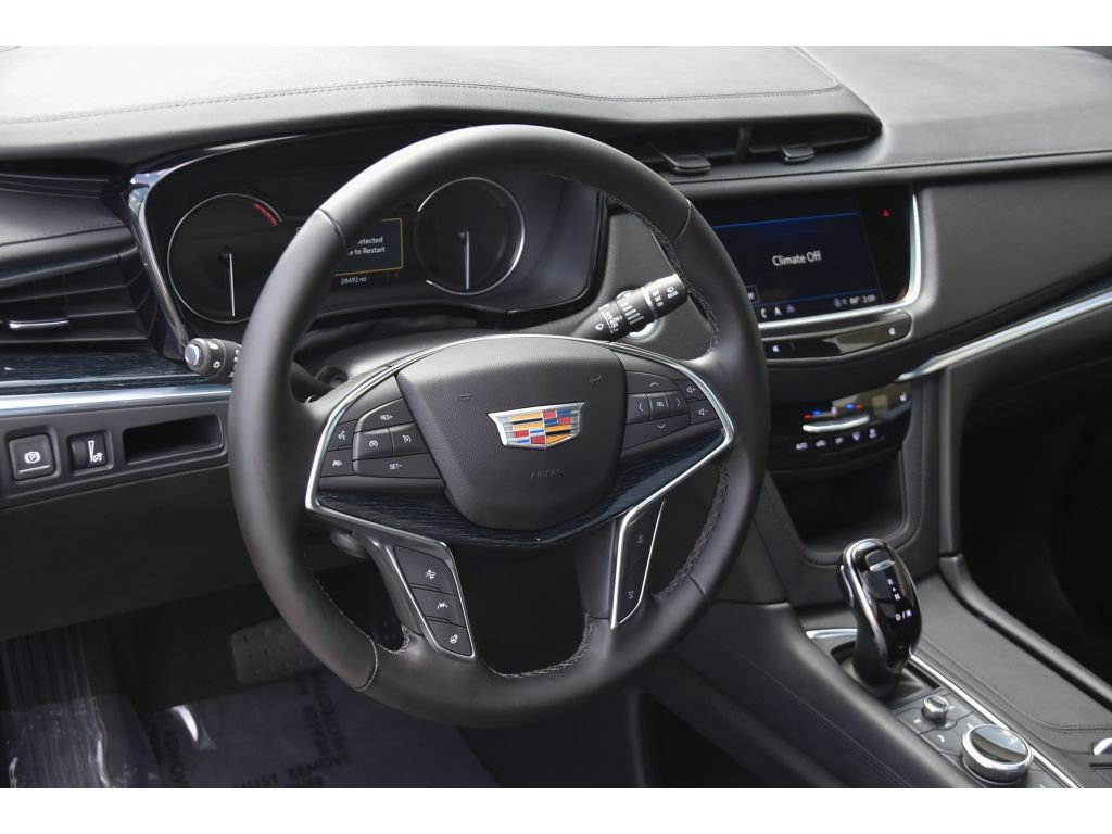 Used 2025 Cadillac XT5 Premium Luxury image 13