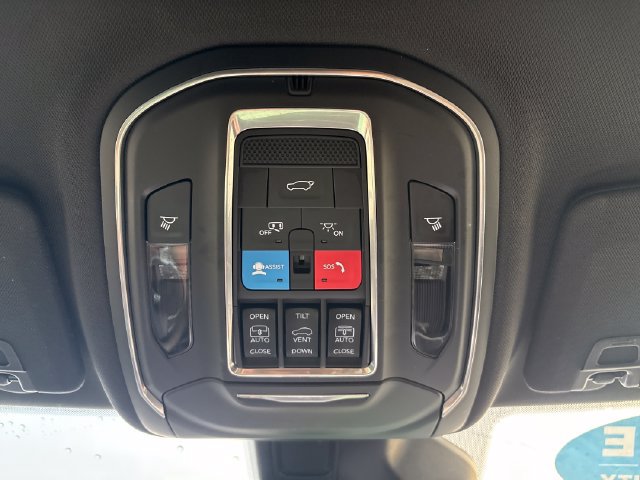 Used 2026 Jeep Grand Cherokee Limited w/ Limited Altitude Package AWD/4WD image 14