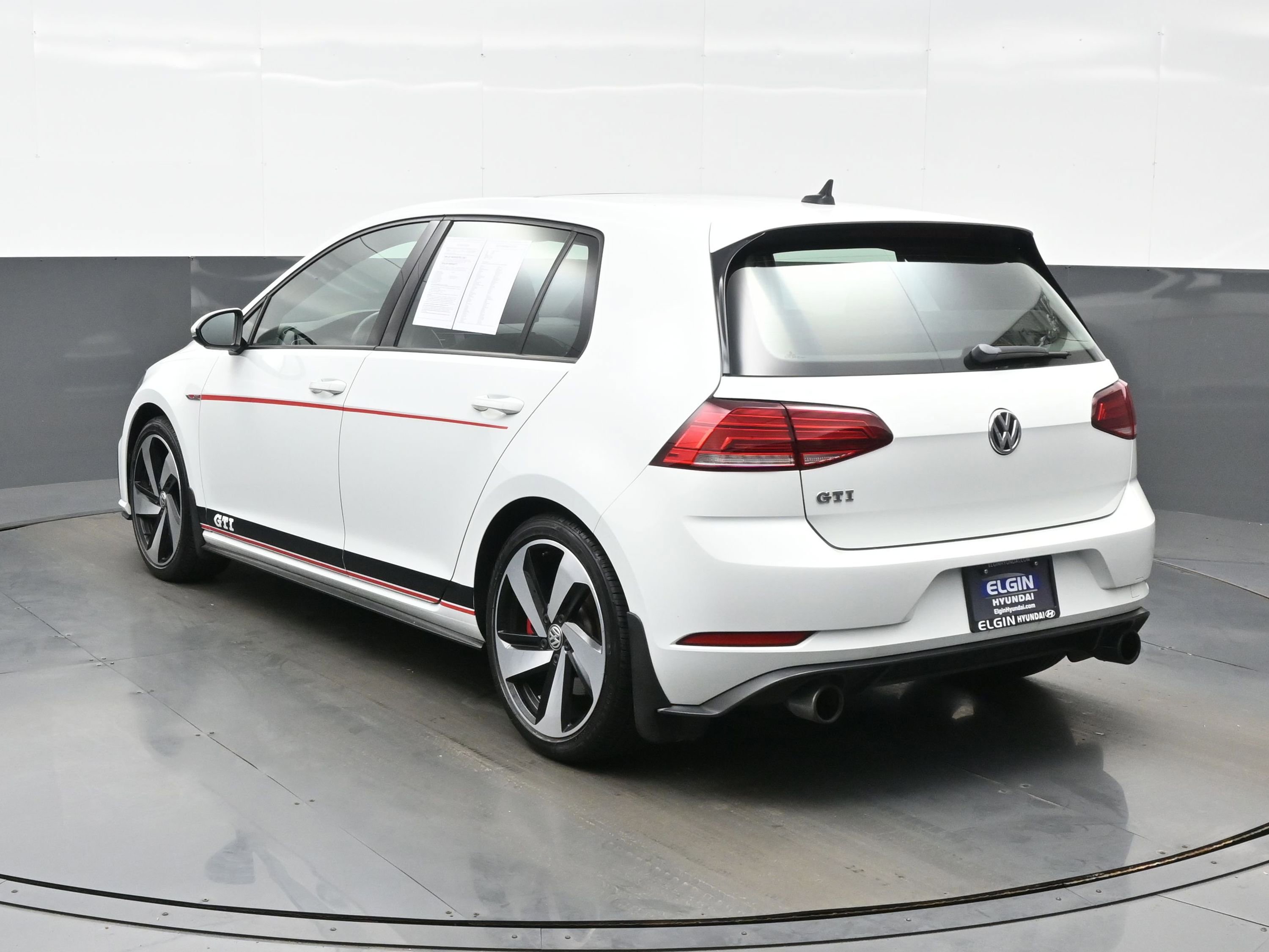 Used 2018 Volkswagen GTI SE FWD image 4