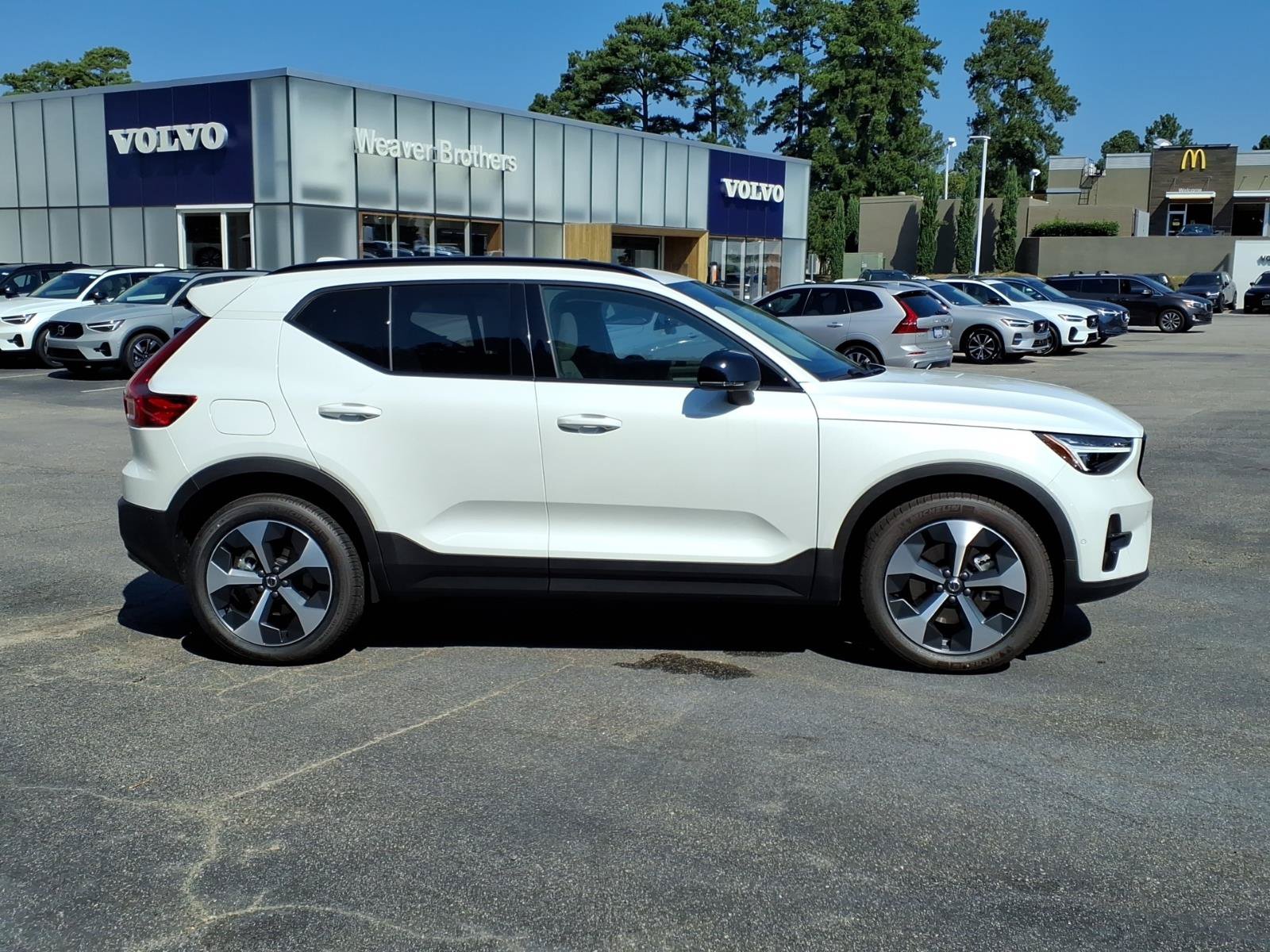 New 2026 Volvo XC40 B5 Plus w/ Protection Package Premier AWD/4WD image 2