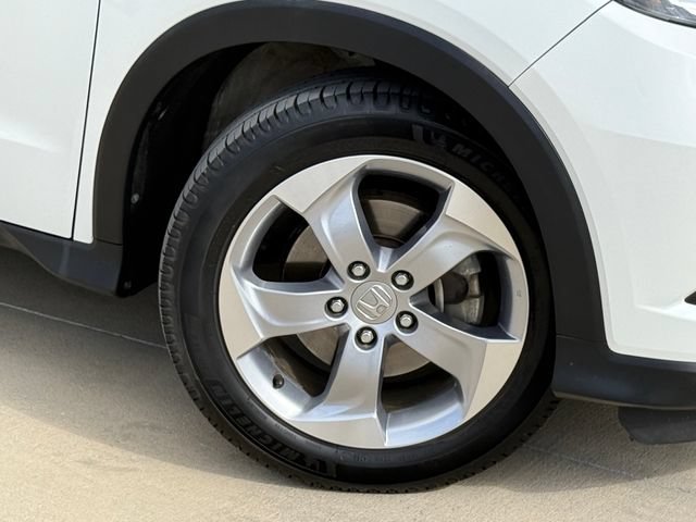 Used 2017 Honda HR-V EX-L image 2