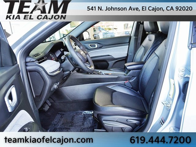 Used 2024 Jeep Compass Latitude image 14