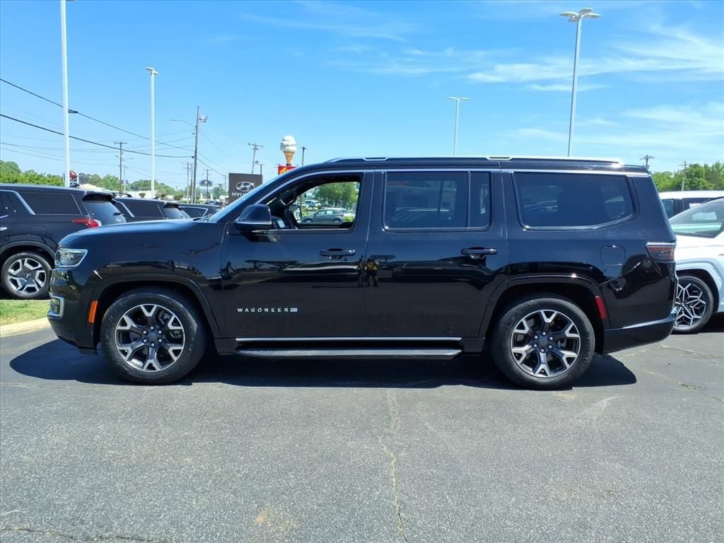 Used 2024 Jeep Wagoneer Series III AWD/4WD image 23