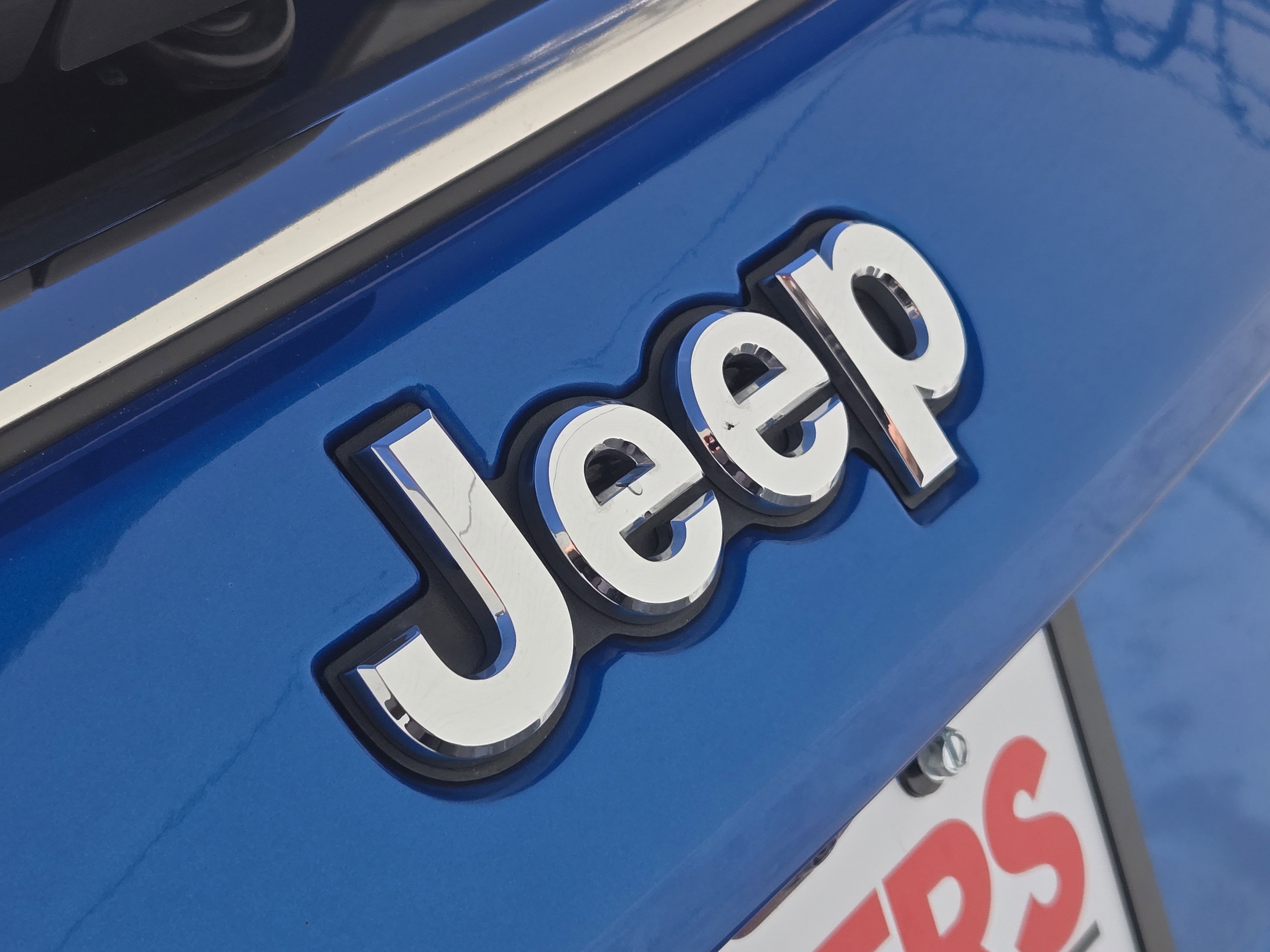 Used 2023 Jeep Compass Sport image 12