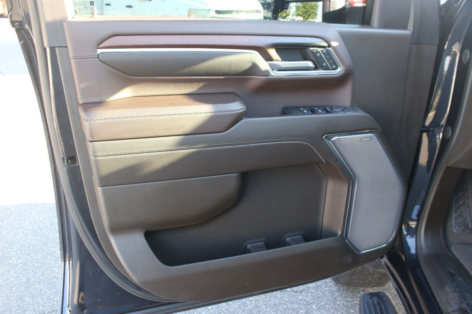 Used 2024 GMC Sierra 2500 Denali w/ Denali Reserve Package AWD/4WD image 13