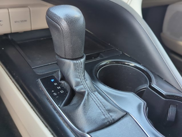 Used 2019 Toyota Camry LE image 13