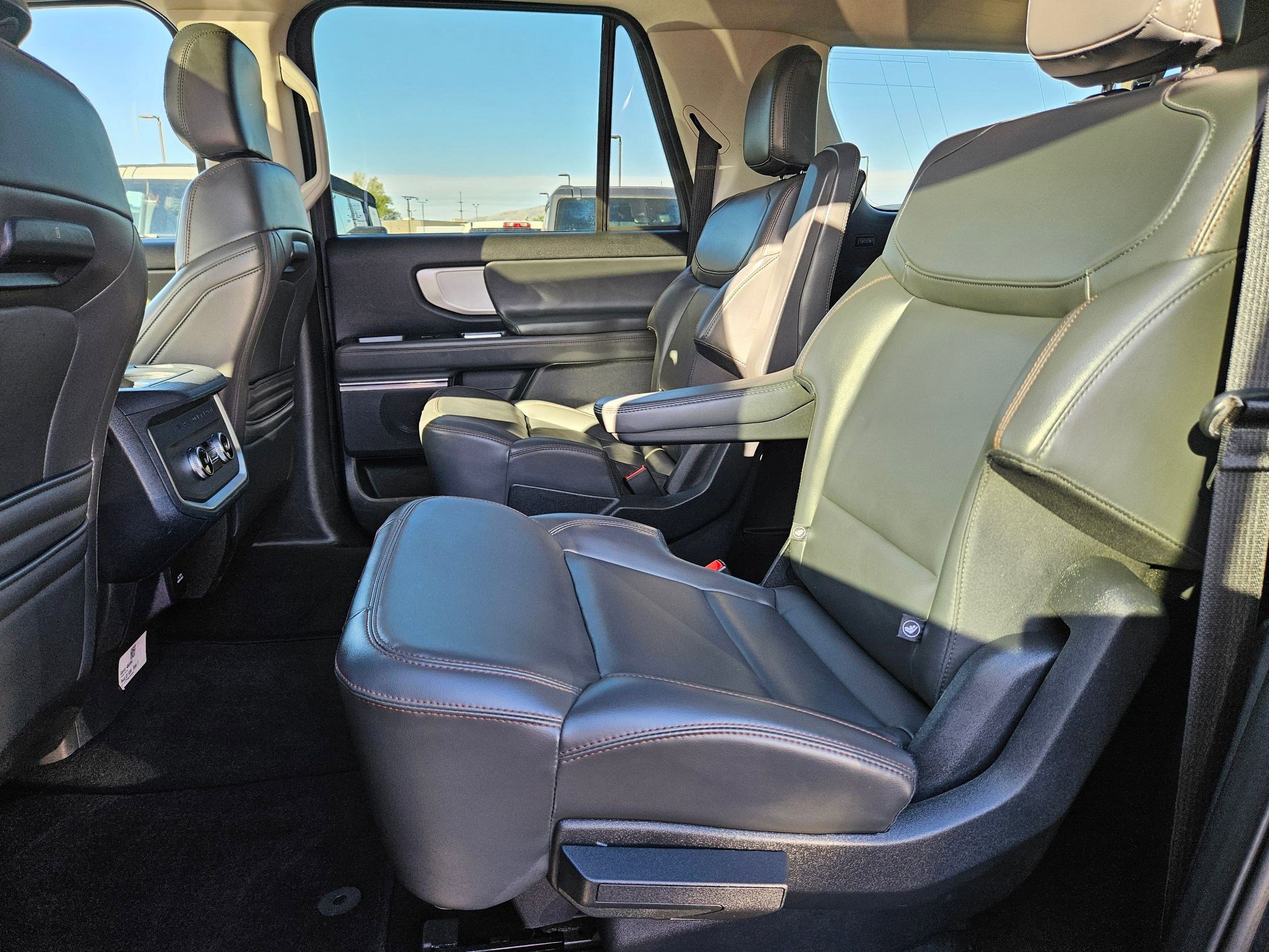 Used 2025 Ford Expedition Max Active AWD/4WD image 30