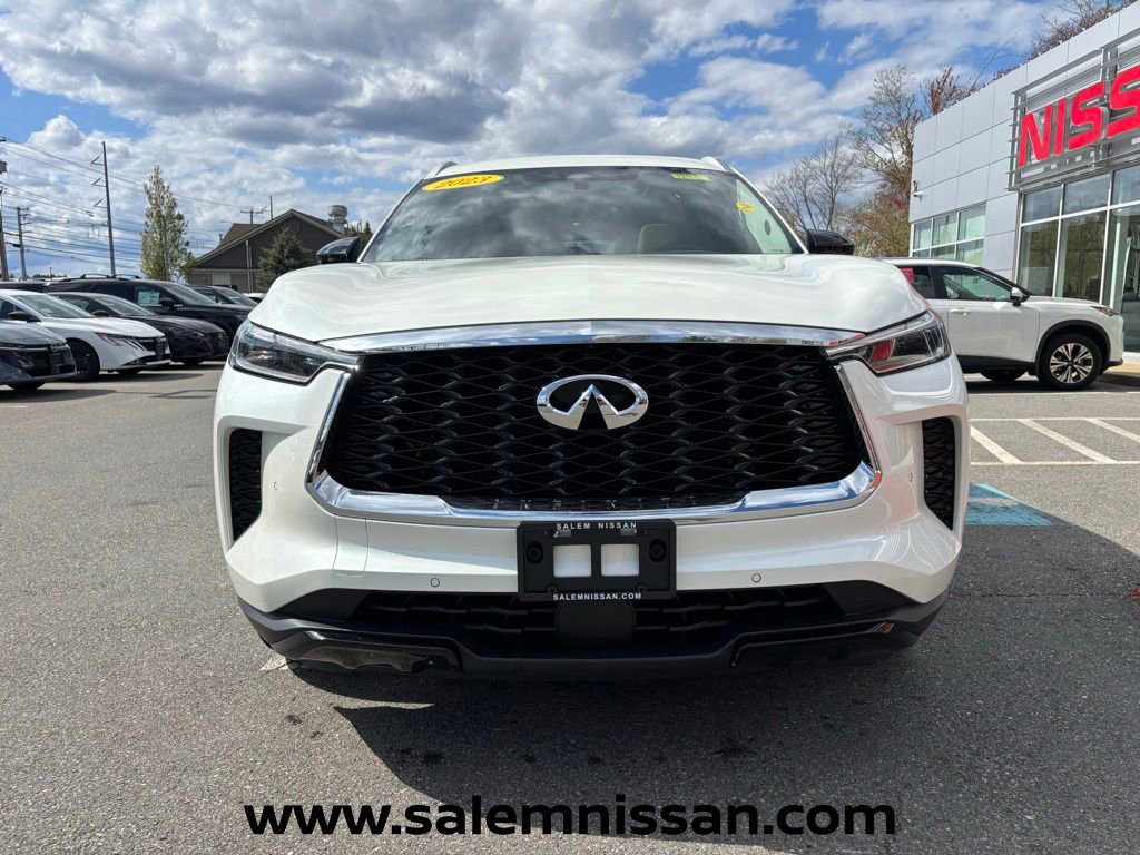 Used 2023 INFINITI QX60 Luxe w/ Cargo Package AWD/4WD image 2