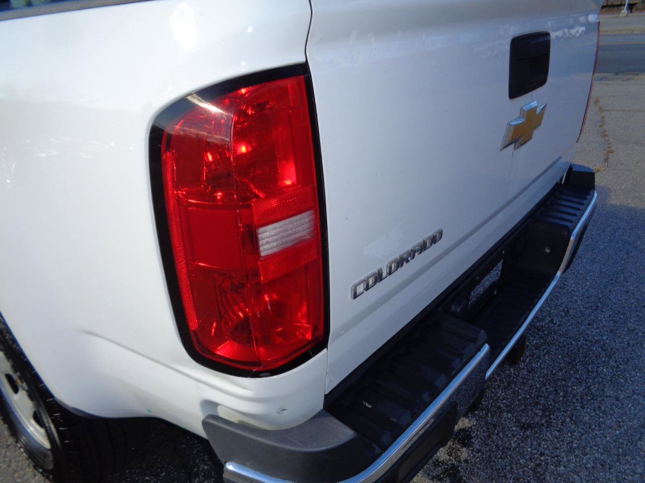 Used 2015 Chevrolet Colorado W/T RWD image 12