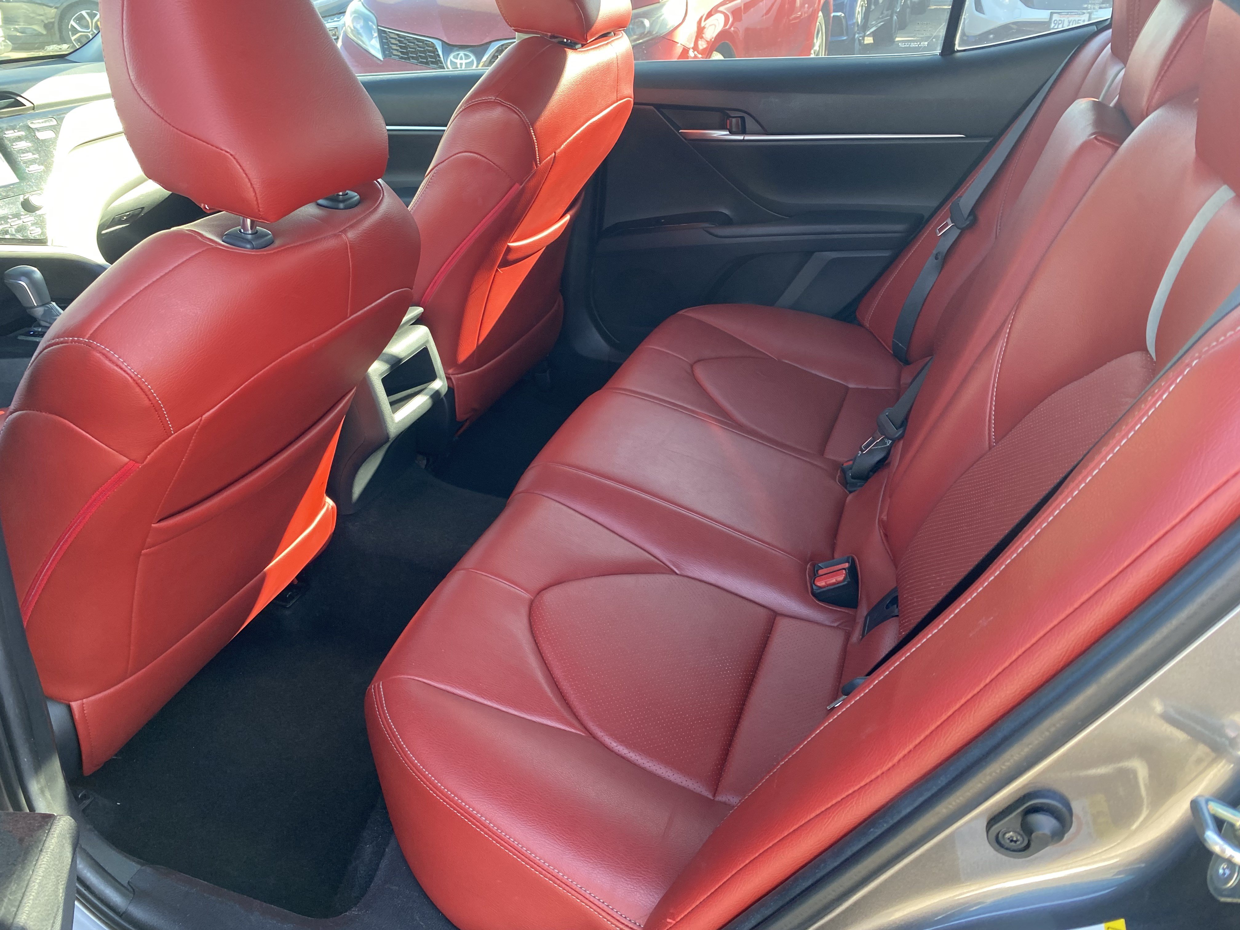 Used 2018 Toyota Camry SE FWD image 15