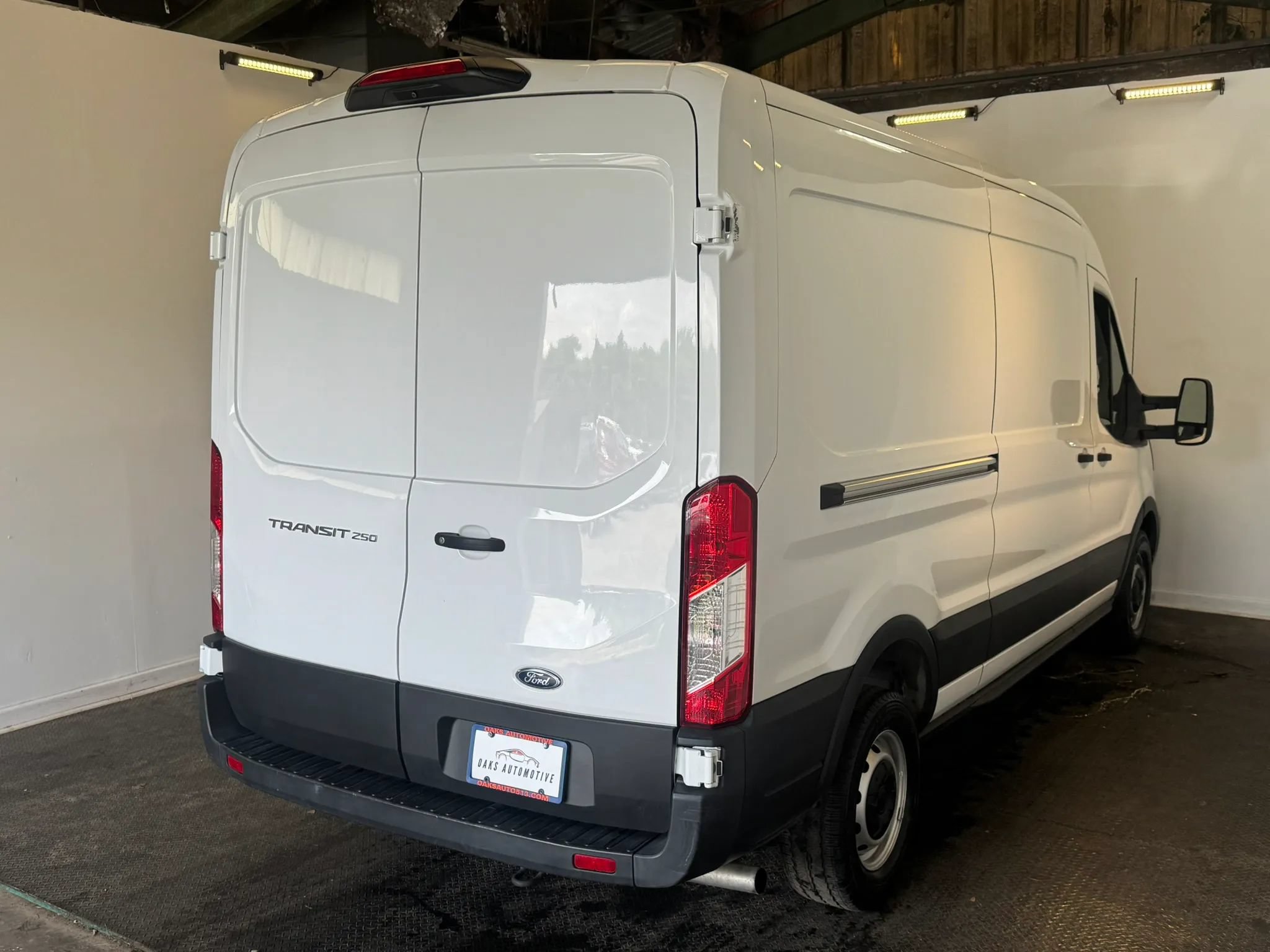 Used 2021 Ford Transit 250 Medium Roof RWD image 4