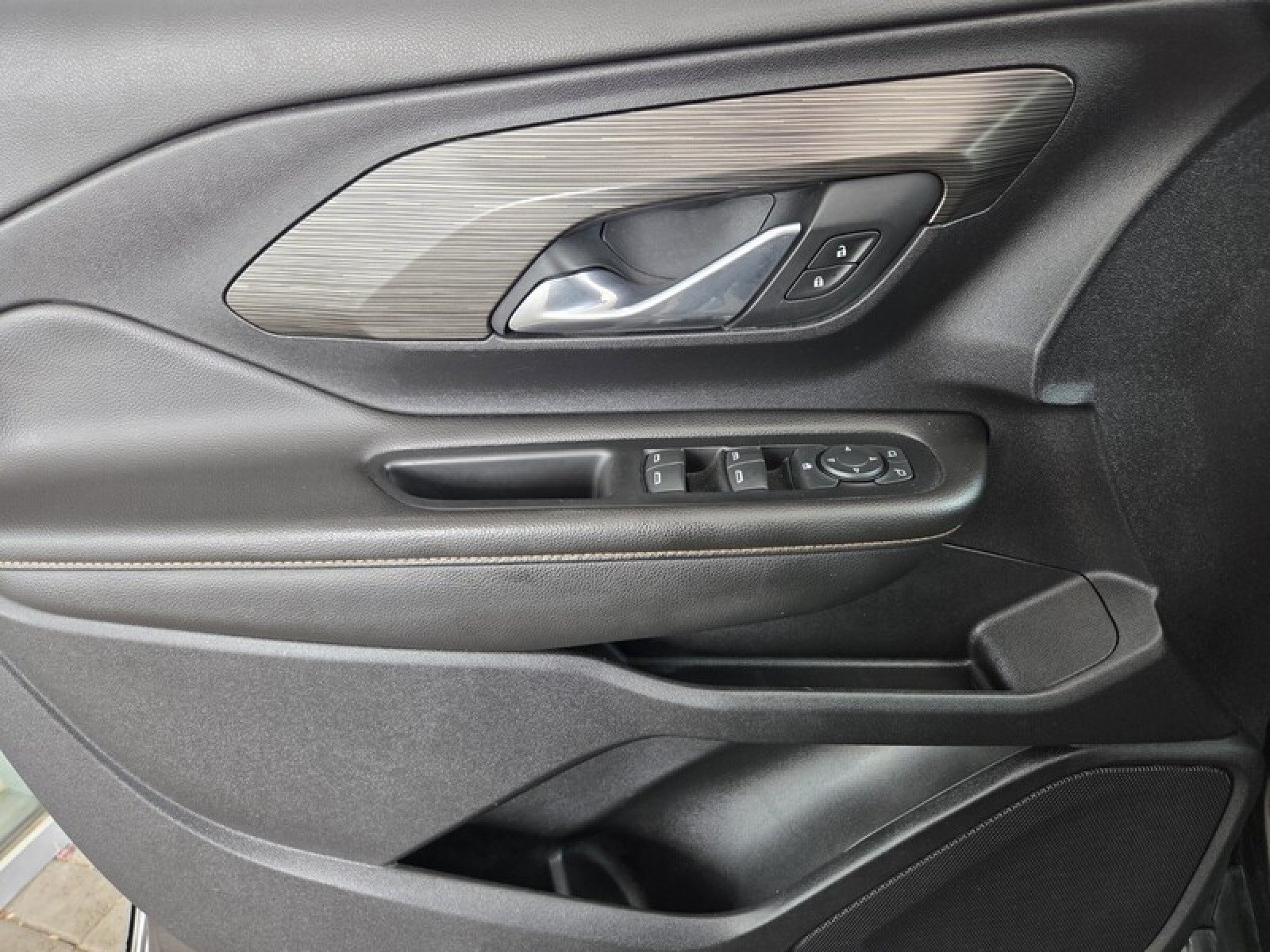 Used 2020 GMC Terrain SLT FWD image 22