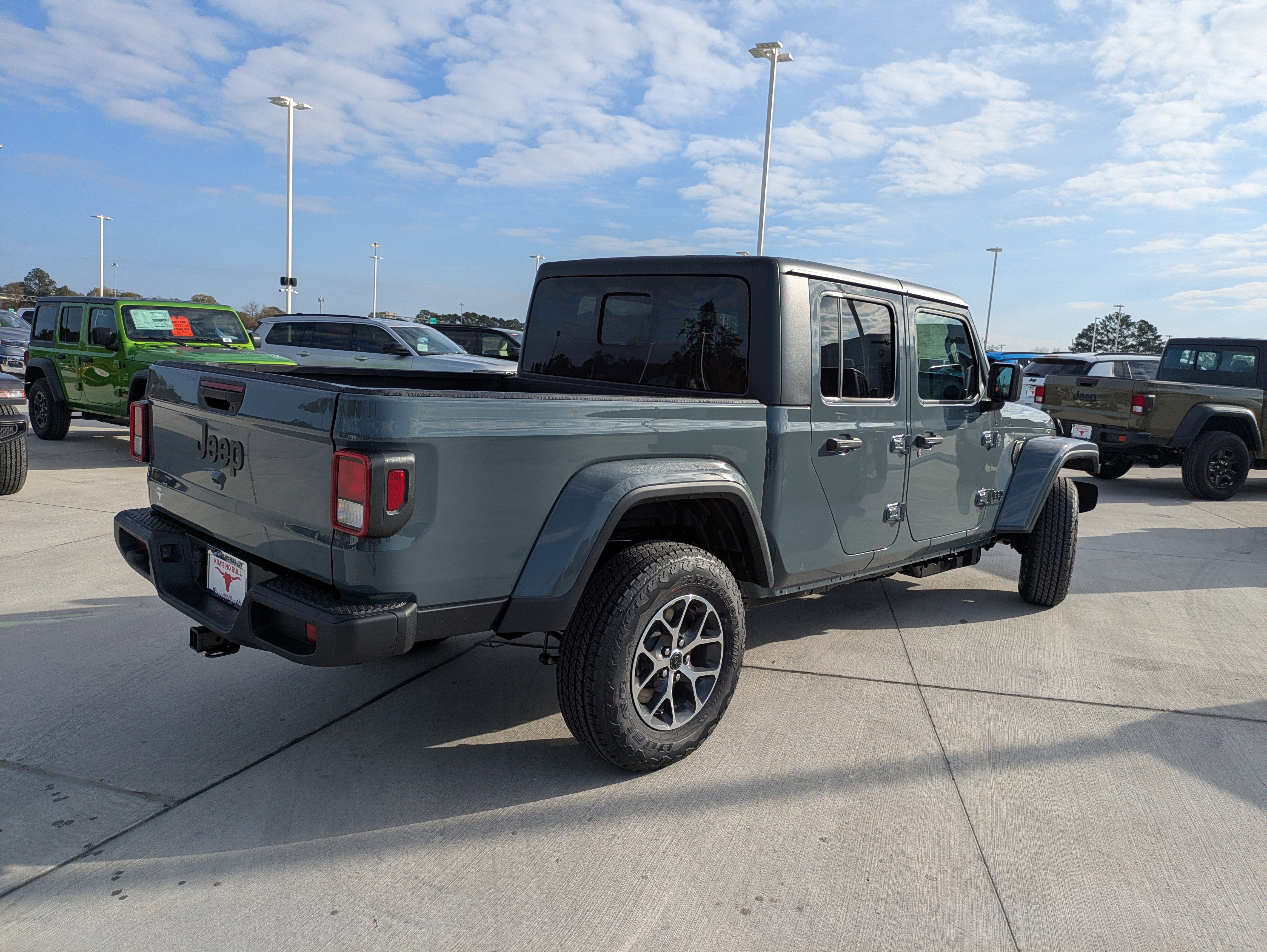 New 2026 Jeep Gladiator Sport AWD/4WD image 8