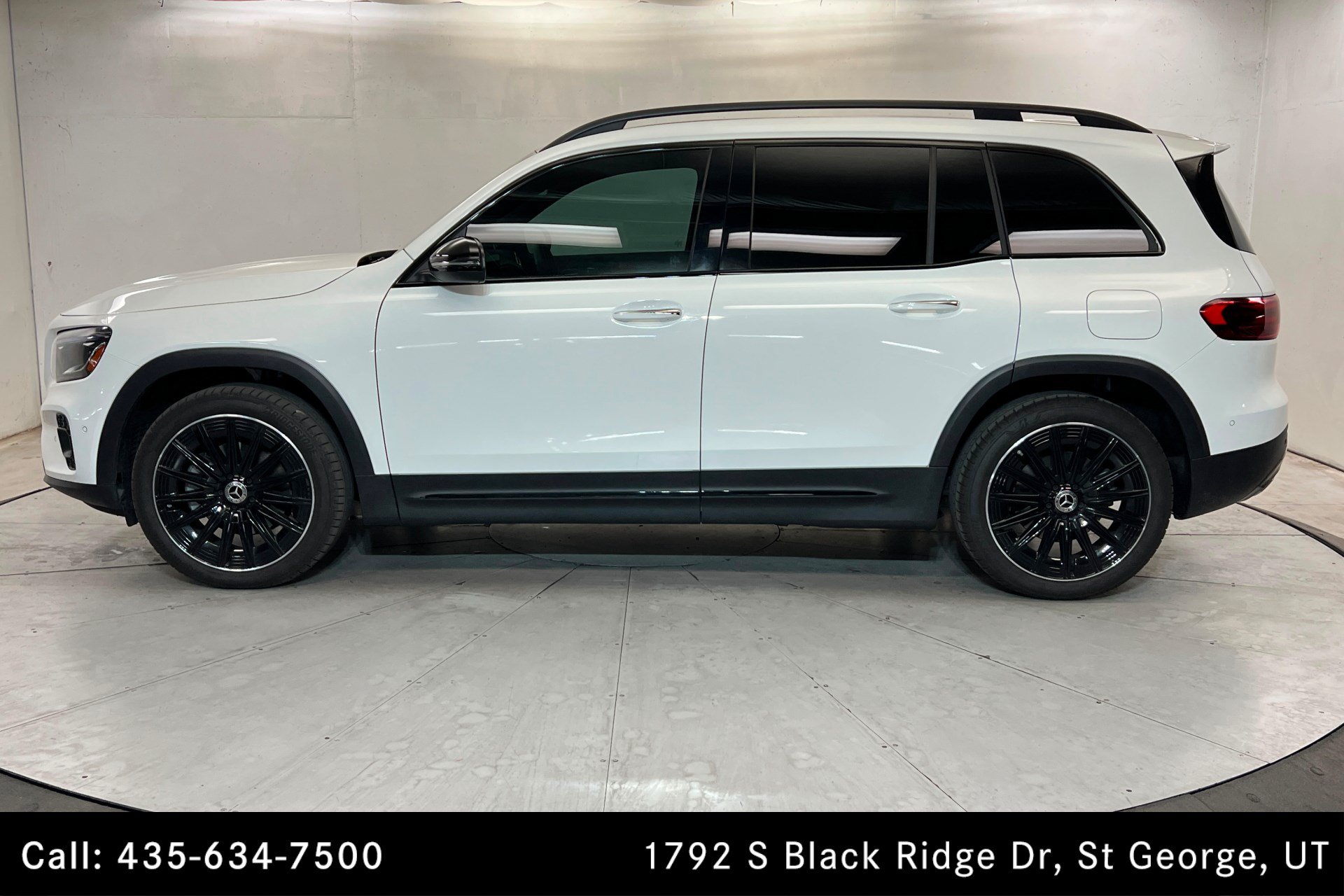 Certified 2026 Mercedes-Benz GLB 250 4MATIC image 2