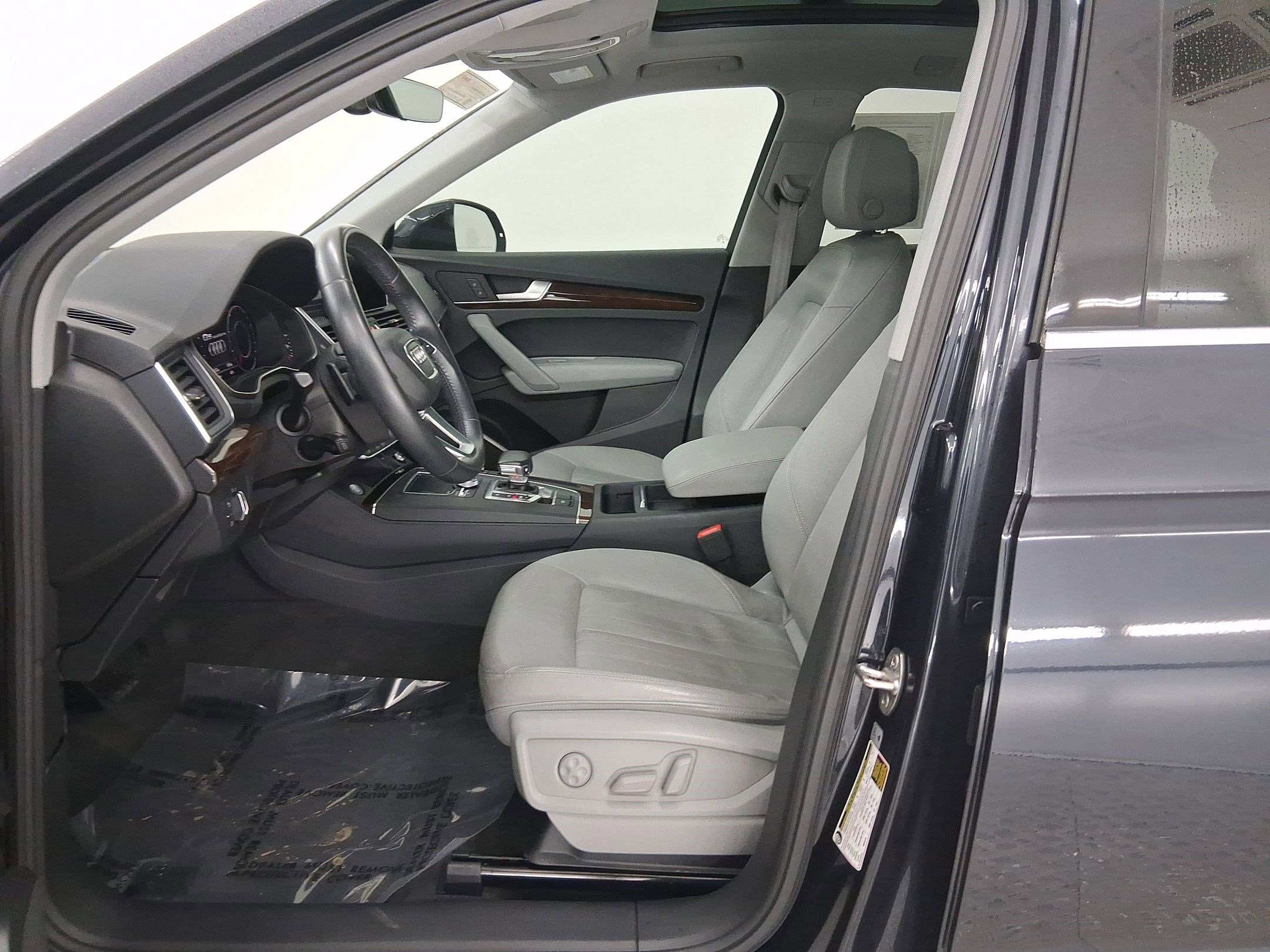 Used 2018 Audi Q5 Premium Plus w/ Premium Plus Package image 5