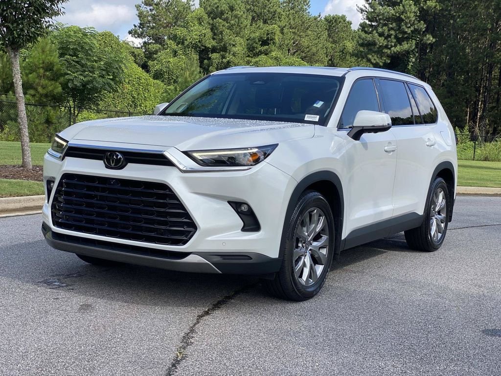Used 2024 Toyota Grand Highlander AWD Hybrid image 12