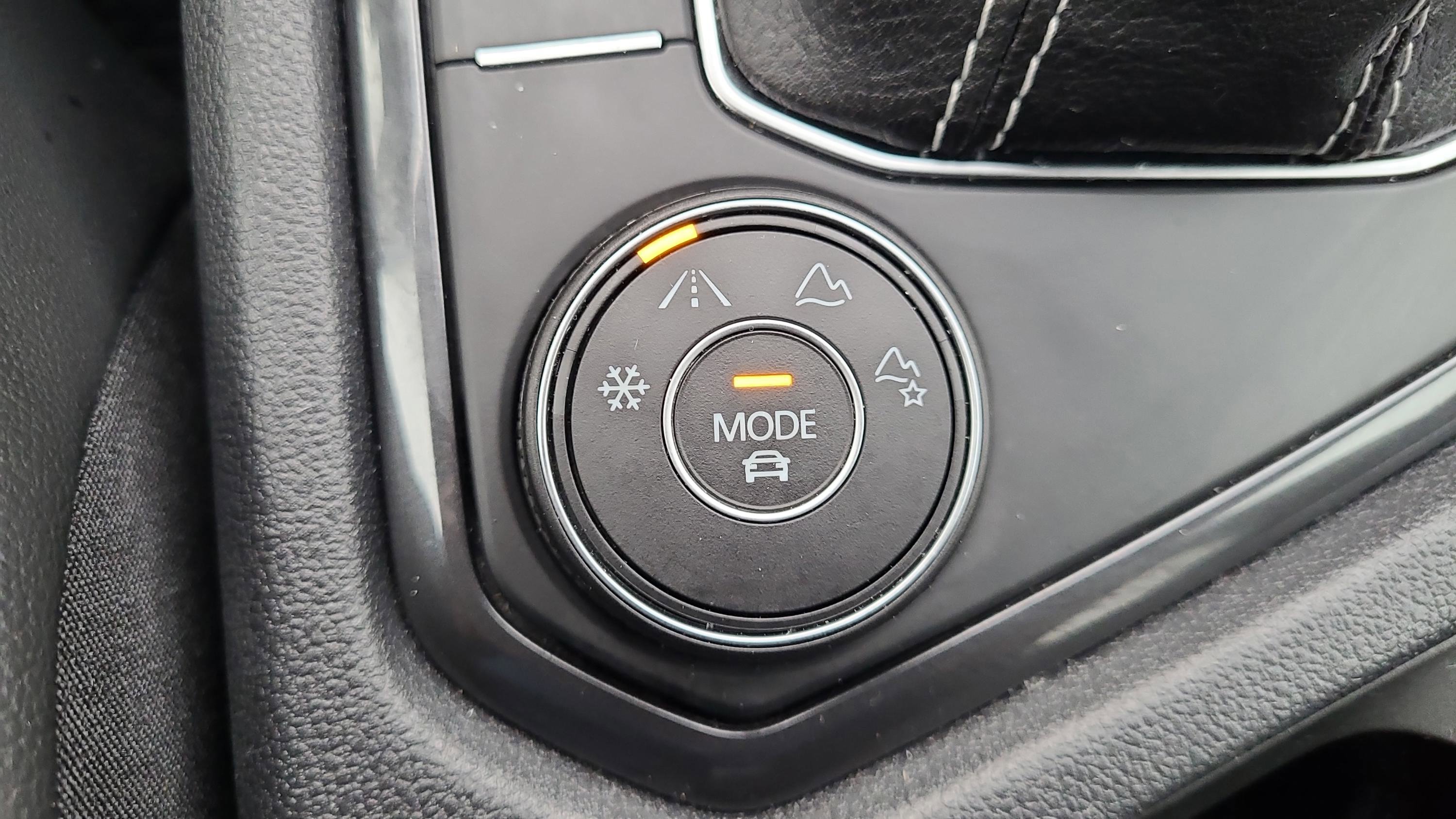 Used 2024 Volkswagen Tiguan SE image 23