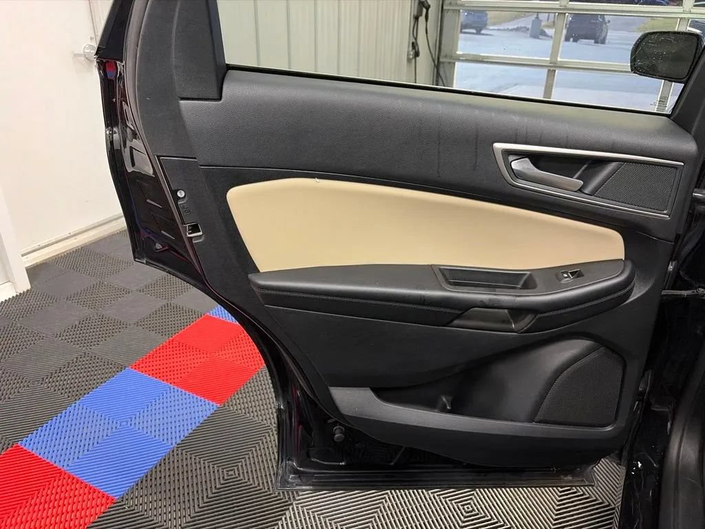 Used 2024 Ford Edge SEL AWD/4WD image 12