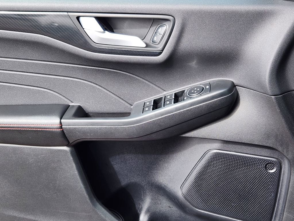 Used 2025 Ford Escape ST-Line Select image 13