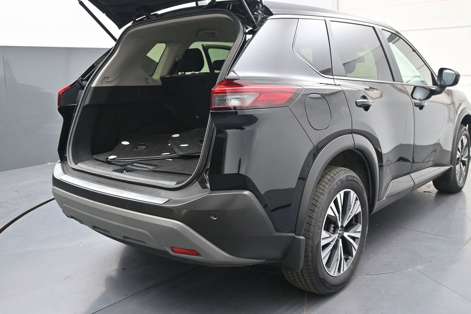 Used 2023 Nissan Rogue SV AWD/4WD image 34