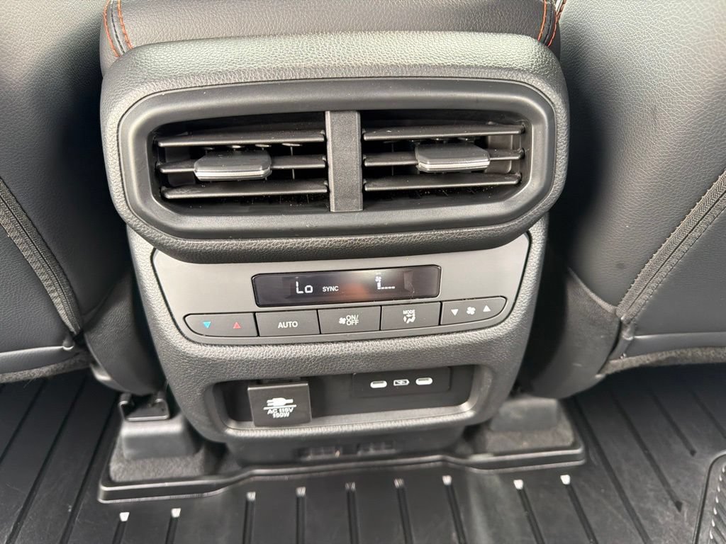 Used 2025 Honda Pilot TrailSport image 24