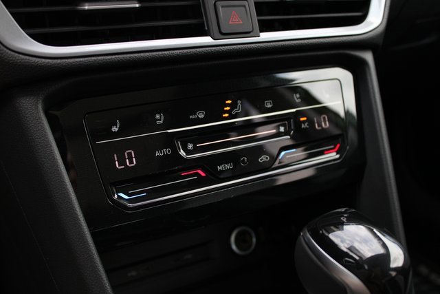 New 2025 Volkswagen Taos SEL image 10