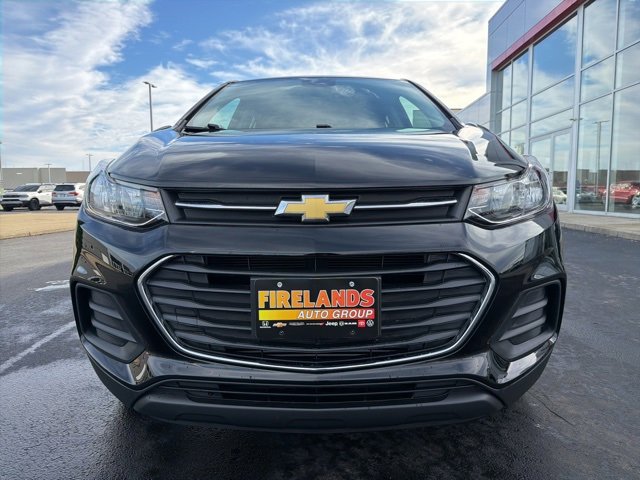 Used 2022 Chevrolet Trax LS w/ Tint and Cruise Package image 2