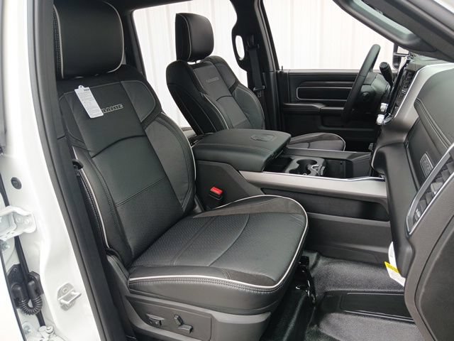 New 2026 RAM 5500 4x4 Crew Cab w/ Laramie Trim Package image 28