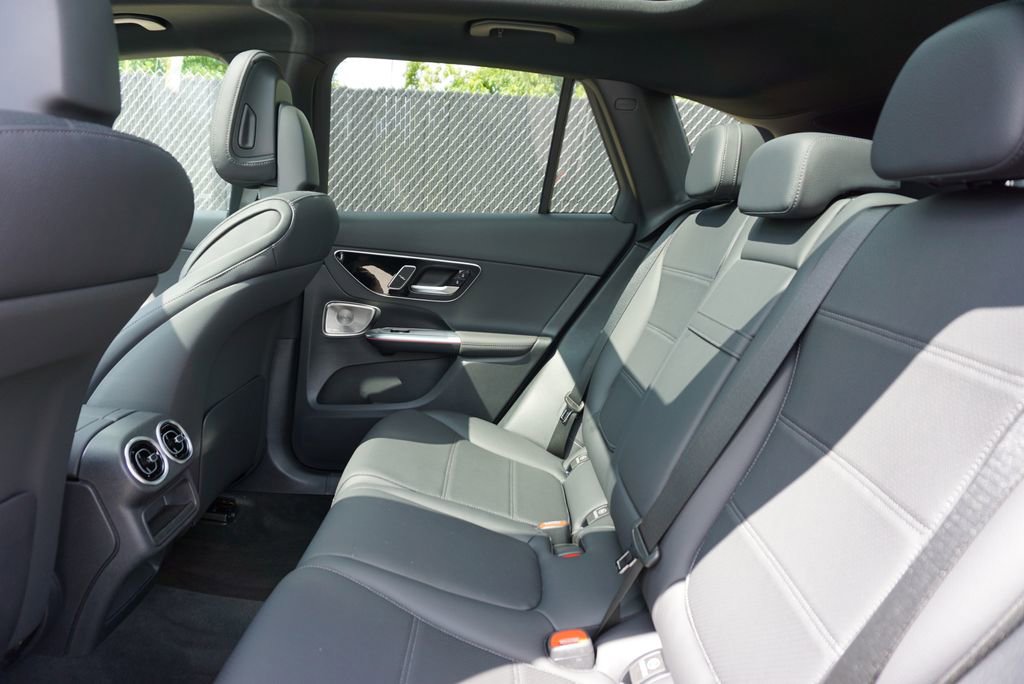 Certified 2025 Mercedes-Benz GLC 300 4MATIC image 43