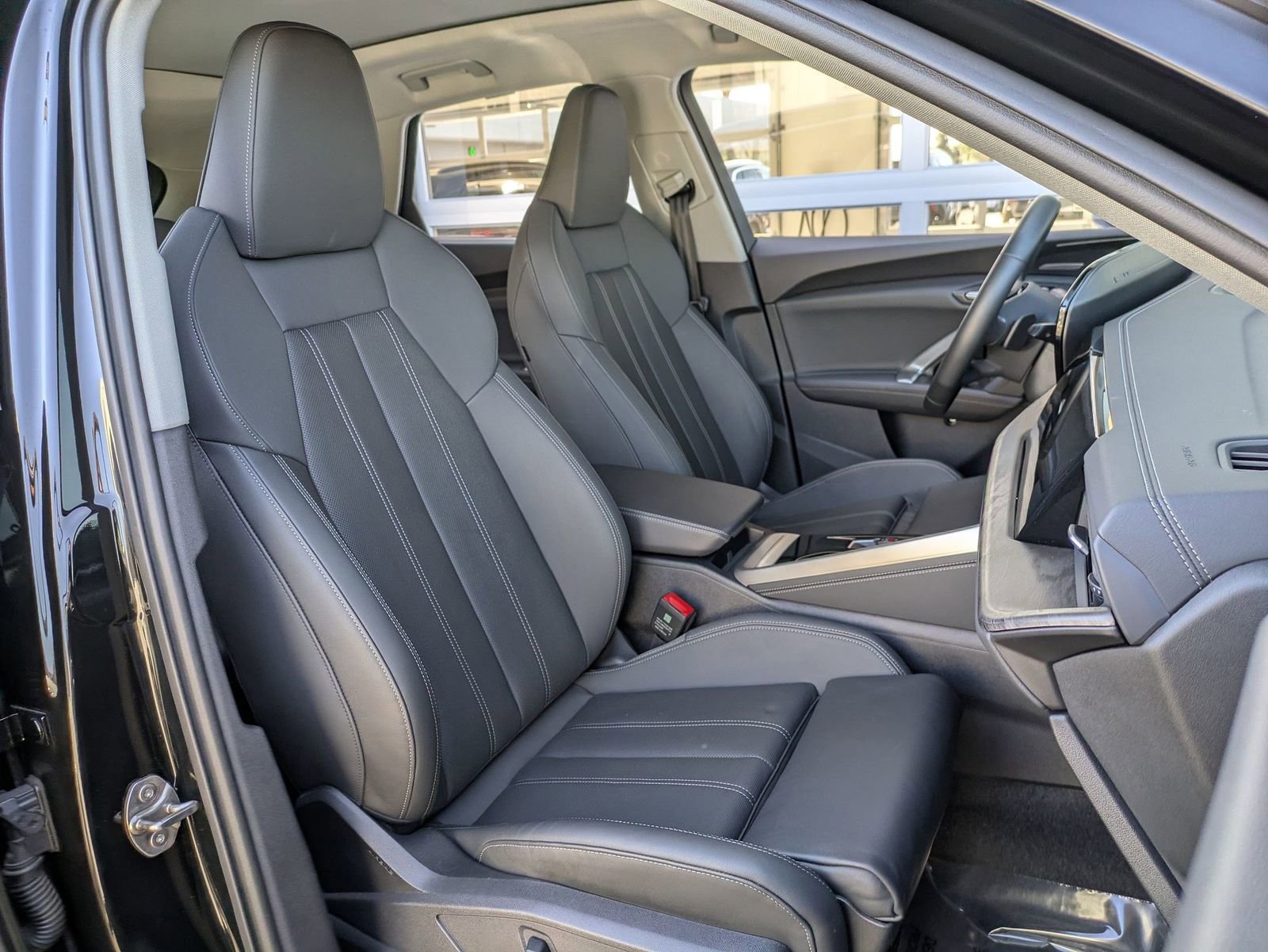 Used 2025 Audi Q5 Premium Plus w/ Premium Plus image 28