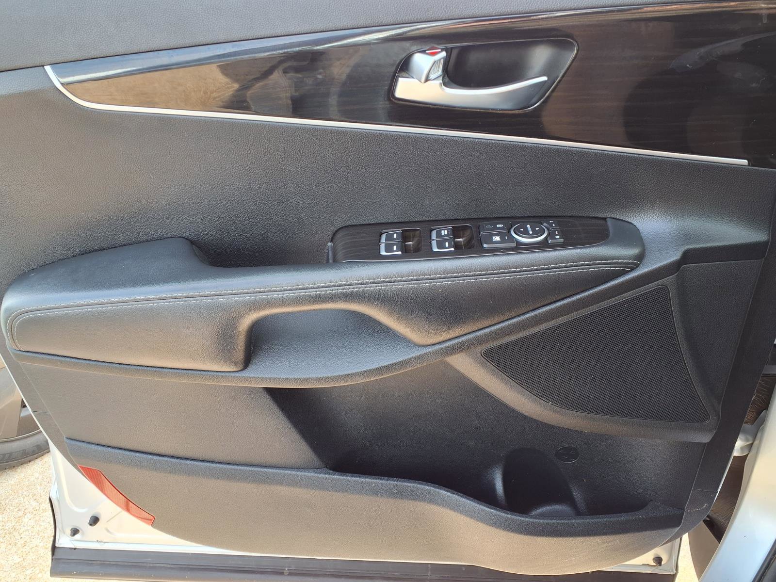 Used 2020 Kia Sorento L image 18