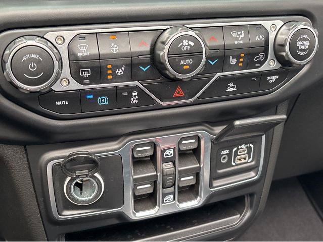 Used 2023 Jeep Wrangler Unlimited Sahara w/ Cold Weather Group AWD/4WD image 28