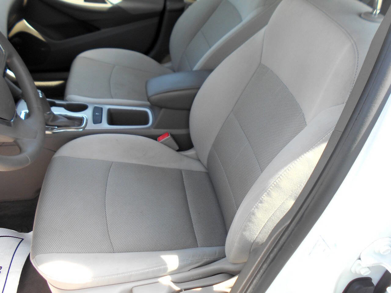 Used 2018 Chevrolet Cruze LS FWD image 9