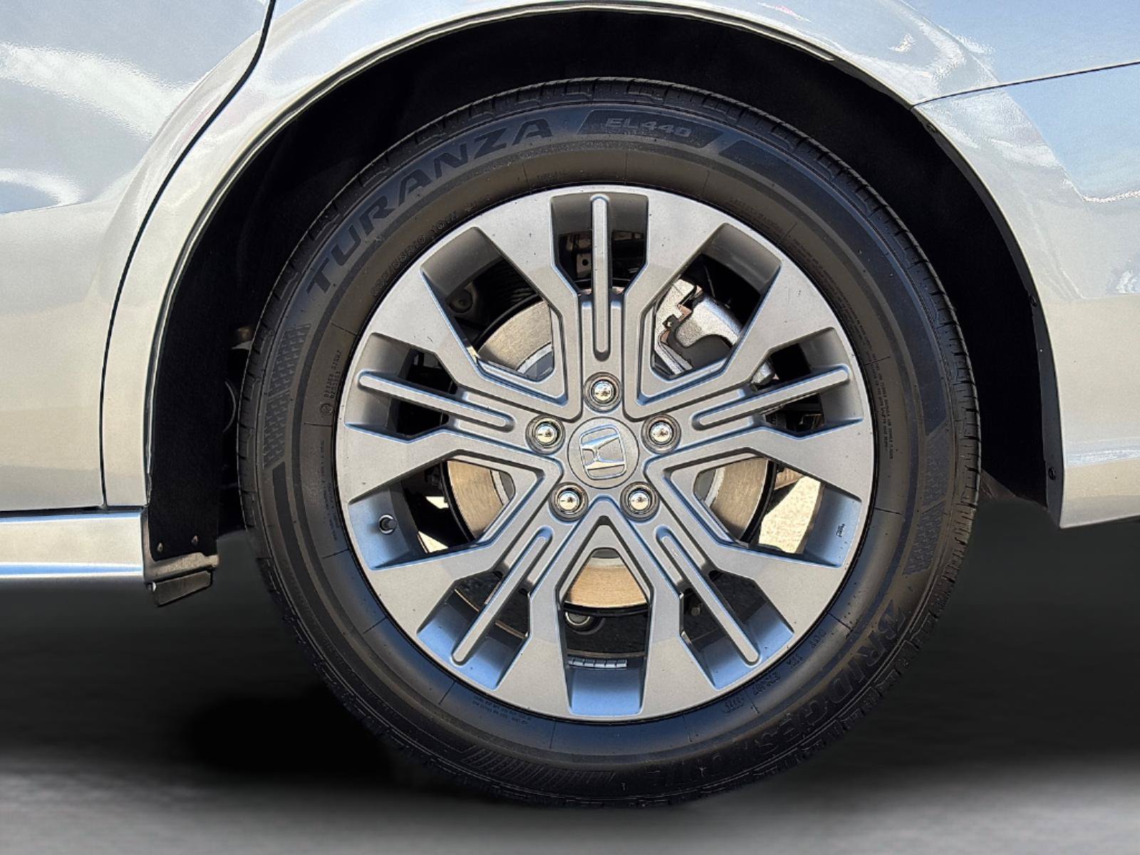 Certified 2026 Honda Odyssey Touring image 14