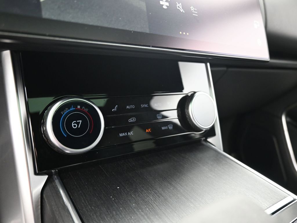 Used 2023 Land Rover Range Rover SE image 25