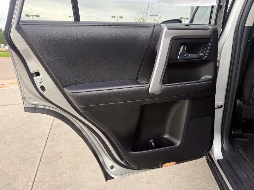 Used 2021 Toyota 4Runner SR5 Premium w/ Moonroof Package AWD/4WD image 21